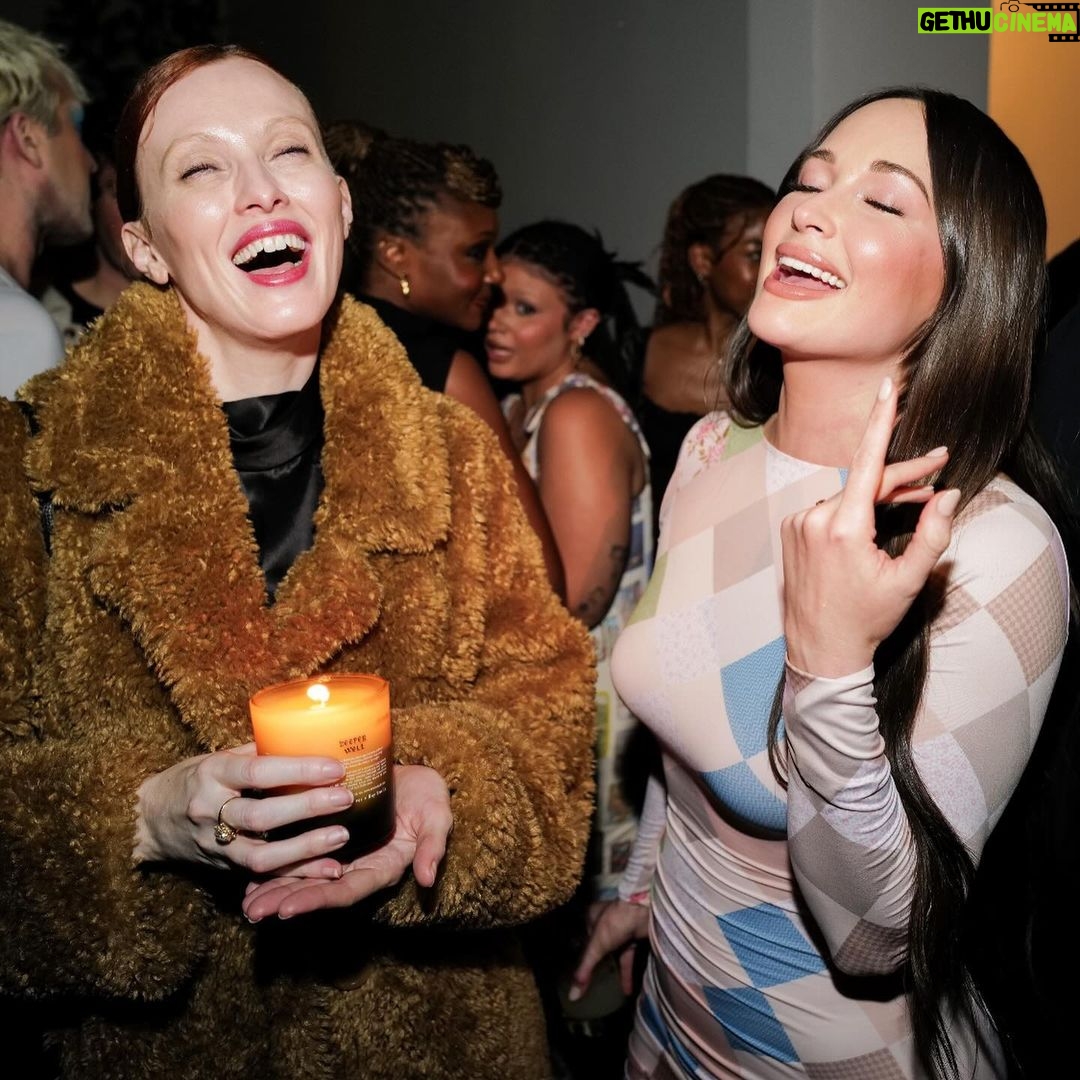 Kacey Musgraves Instagram - Hard launched Deeper Well ~ the newest song-turned-scent collab between me + @boy__smells 🌿 It’s an earthy ode to your inner world and was so fun to create. Link in bio. NYC