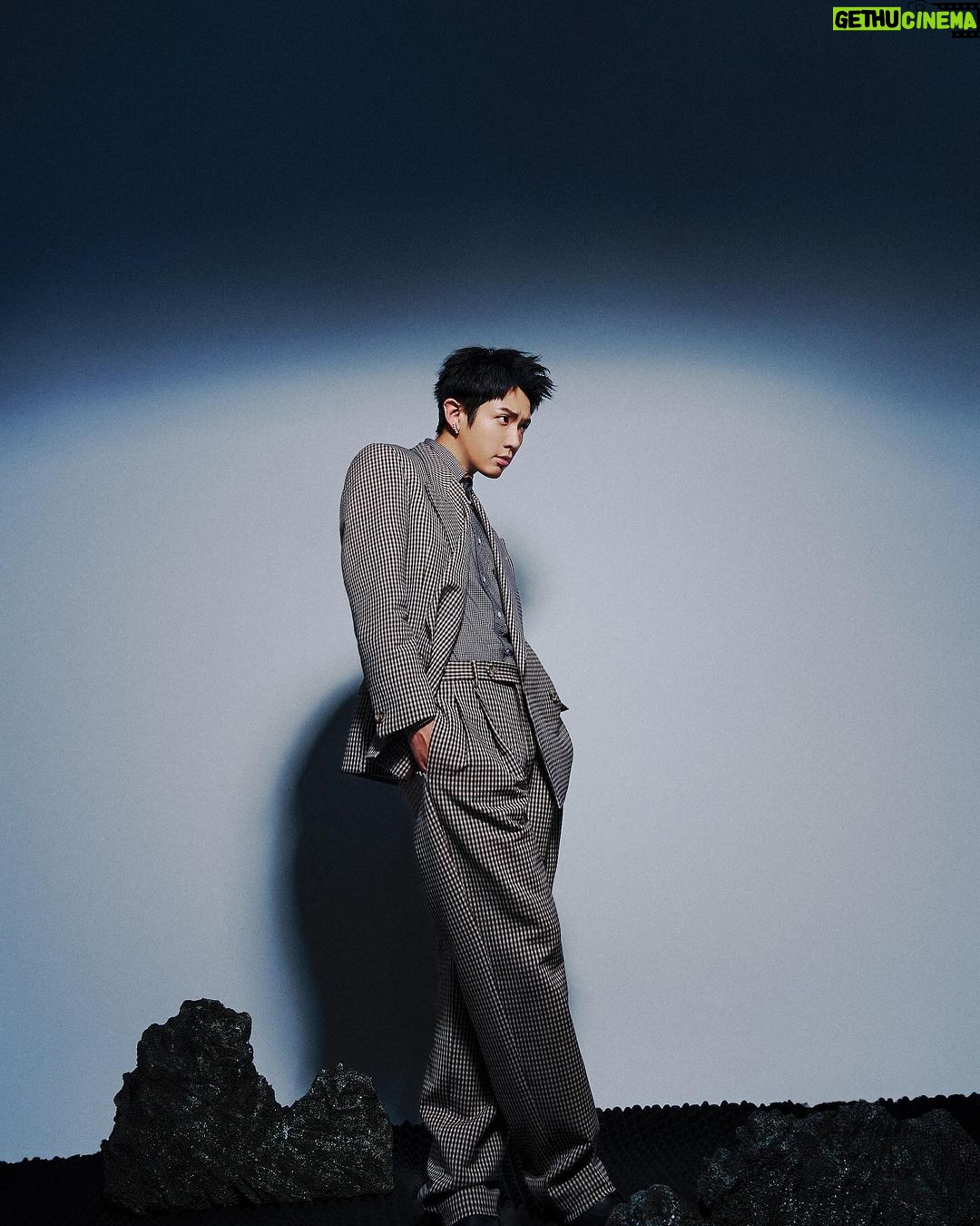 Kai Ko Instagram - 金馬60 謝謝以下天使幫忙 Suit @boss #BeYourOwnBOSS Boot @Louboutinworld #Christianlouboutin Jewelry @tasaki_intl #TASAKI #TASAKITAIWAN Watch @audemarspiguet Hair @ivan920314 @fluxreelhairboutique Makeup @dora_lin_siyun @prettycool_makeup Stylist @kwenkwenyu Photographer @riio666 Art Director @anshia_flower