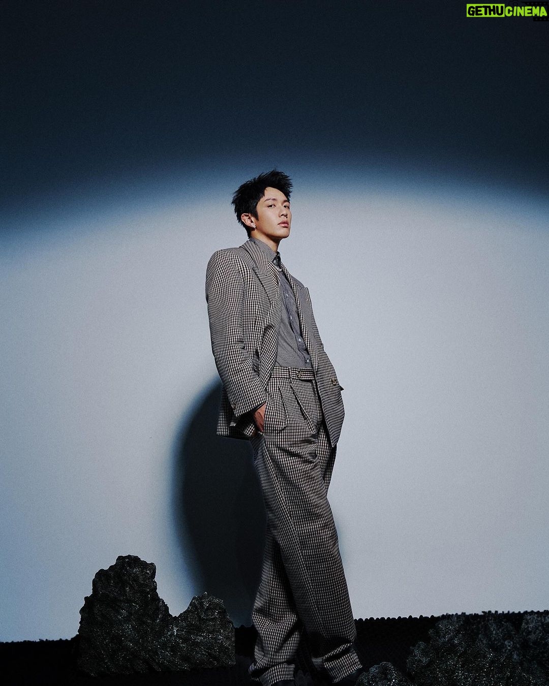 Kai Ko Instagram - 金馬60 謝謝以下天使幫忙 Suit @boss #BeYourOwnBOSS Boot @Louboutinworld #Christianlouboutin Jewelry @tasaki_intl #TASAKI #TASAKITAIWAN Watch @audemarspiguet Hair @ivan920314 @fluxreelhairboutique Makeup @dora_lin_siyun @prettycool_makeup Stylist @kwenkwenyu Photographer @riio666 Art Director @anshia_flower