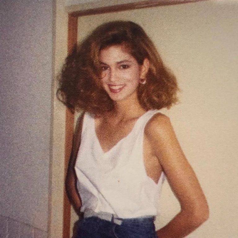 Kaia Gerber Instagram - happy birthday beautiful mama ❤️ to the person who always makes me do a double take, the woman who gets more beautiful every year, and the mother I can only hope to be like one day... @cindycrawford I love you