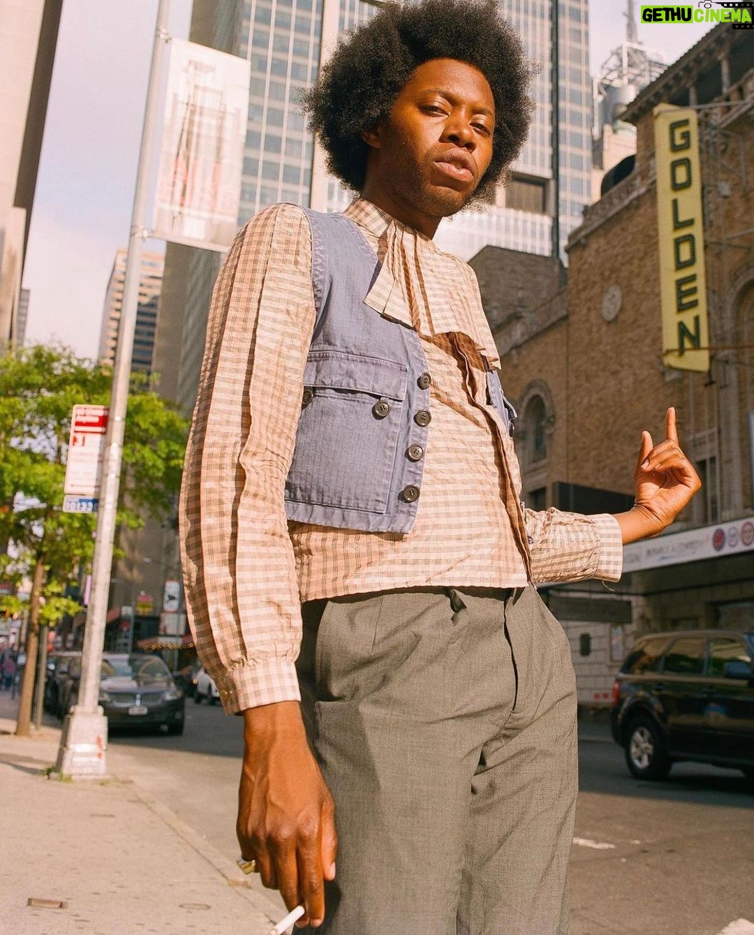 Kaia Gerber Instagram - this month for book club, my brilliant friend @jeremyoharris is going to be coming on to discuss “Slave Play” - his acclaimed three-act play about race, sex, power dynamics, trauma, and interracial relationships. we are also going to talk about all of the incredible work he does to support underrepresented artists, playwrights, and actors in theater and tv ❤️ i’m so in awe of jeremy... his work, his life, and his dedication to community build through the arts. so excited to chat friday 2/26 at 1pm PST / 4pm EST. in honor of missing the theater, link in my bio to buy his play and start reading! you don’t want to miss this one