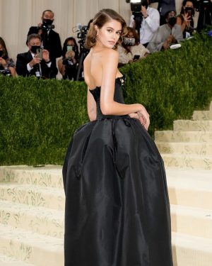 Kaia Gerber Instagram - thank you for having me 🖤 @voguemagazine @omega @oscardelarenta