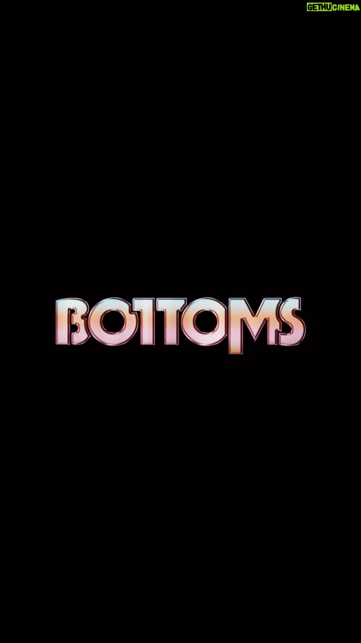Kaia Gerber Instagram - horny trailer alert! @bottomsmovie 💪🏼