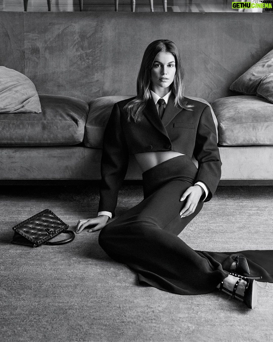 Kaia Gerber Instagram - new valentino 💌 by @stevenmeiselofficial styled by #joemckenna. thank you incredible @pppiccioli and the whole @maisonvalentino team #valentinoblacktie #valentinogaravani #rockstud