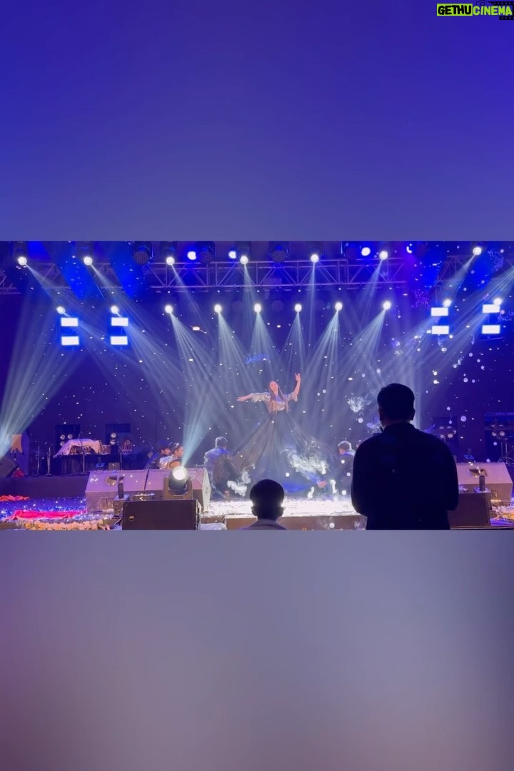 Kainaat Arora Instagram - Last night scenes .. #siliguri 🙏🙏🙏 . . . . . #WorkScenes #WorkSeries #kainaatarora #TravelStories #WorkTravel #Kainnataroraa Courtyard by Marriott Siliguri