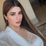 Kainaat Arora Instagram - When The Sun is The Only Light 💡.. . . . . . . #GoodTimes #TravelScenes #live #princessLife #Kainaatarora #❤️ Globe Trotter