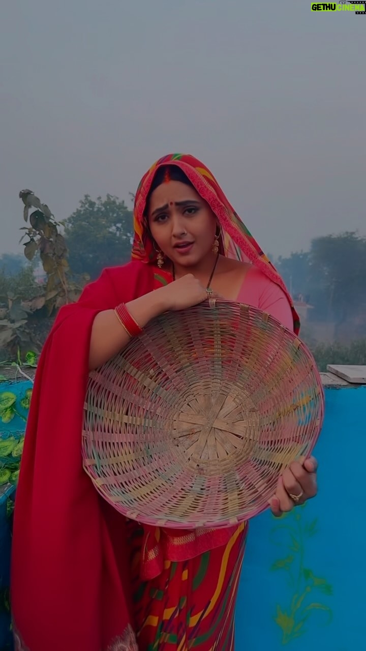 Kajal Raghwani Instagram - नैना भईल दग़ाबाज़ हो । 🥰 Indian song Indian lyrics Indian outfit ✨☘️🧿 Kaisa laga ???