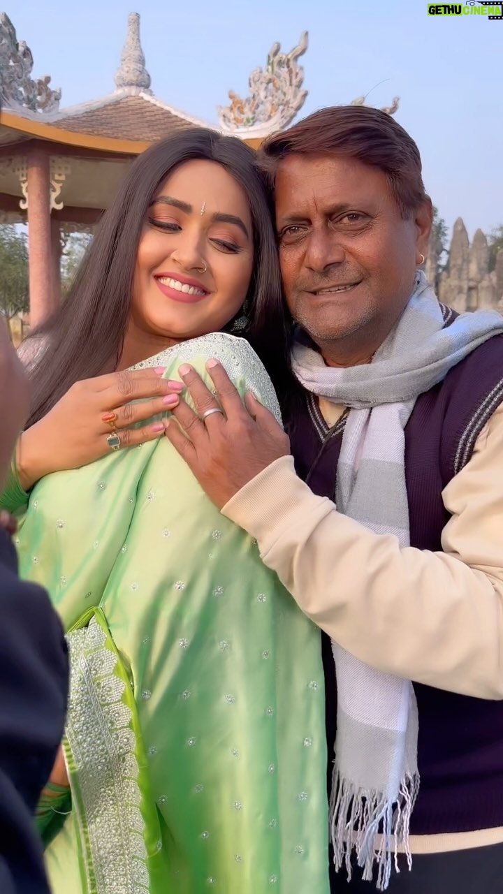 Kajal Raghwani Instagram - Our guardian Maa kahu ya Papa aap dono hai mere liye so my MaPa & My reel partner @kaanumukherjee Master jee 🫶✨♥️ We’re back 🤓 New Romantic song from the - movie - Tujko he dulha banaungi ☘️ Coming soon 🎥