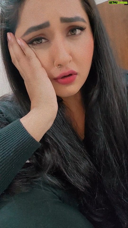 Kajal Raghwani - 180.4K Likes - Piyawa basela unha le chal ❤️✨️🧿☘️
