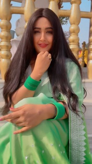 Kajal Raghwani Instagram - Pagli tere pyaar me hum bhi pagletwa ho gaye hai 🧿🥰✨☘️🤪

@chhotebaba 😇