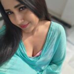 Kajal Raghwani Instagram - Loving myself more and more ✨️💕