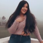 Kajal Raghwani Instagram - 💗 Haye tuu Chhati ke lage rahiye tabiz banalu tanne 🧿✨️ . . . . . . . . #Trending #song #hariyanvi #loveit #enjoy #sapnachaudhary #