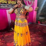 Kajal Raghwani Instagram - में सुर 🧿 आ रही ही लेके ( सुरताल ) 🫶✨ Dress Designer - @vidyamourya096 Make up - @krishnakumar2241994 Hairstylist - Afsana Helper - Sunny