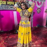 Kajal Raghwani Instagram - में सुर 🧿 आ रही ही लेके ( सुरताल ) 🫶✨ Dress Designer - @vidyamourya096 Make up - @krishnakumar2241994 Hairstylist - Afsana Helper - Sunny