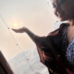 Kajal Raghwani Instagram - ॐ मित्राय नमः, ॐ रवये नमः, ॐ सूर्याय नमः, ॐ भानवे नमः, ॐ खगाय नमः, ॐ पूष्णे नमः, ॐ हिरण्यगर्भाय नमः, ॐ मरीचये नमः, ॐ आदित्याय नमः, ॐ सवित्रे नमः, ॐ अर्काय नमः, ॐ भास्कराय नमः, ॐ सवितृ सूर्यनारायणाय नमः। 🙏
