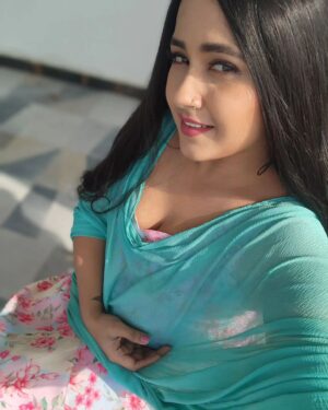 Kajal Raghwani Instagram - Loving myself more and more ✨️💕