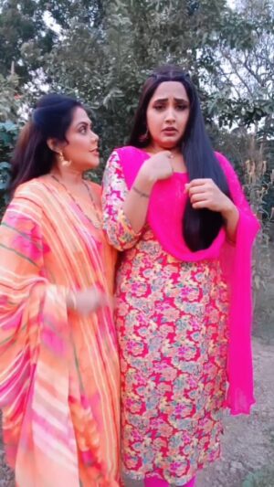 Kajal Raghwani Instagram - Itni massoom hai hamari chutki... batao🤦🏻‍♀️
#instagramreels#reelkarofeelkaro#reelitfeelit#instagood#funnyreels#memes