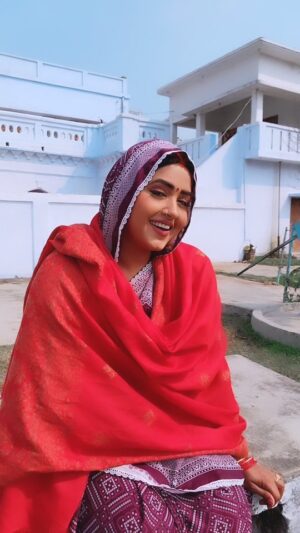 Kajal Raghwani Instagram - ❤️ love you all thank you for everything my friends 5 million times love you ☘️🧿❤️