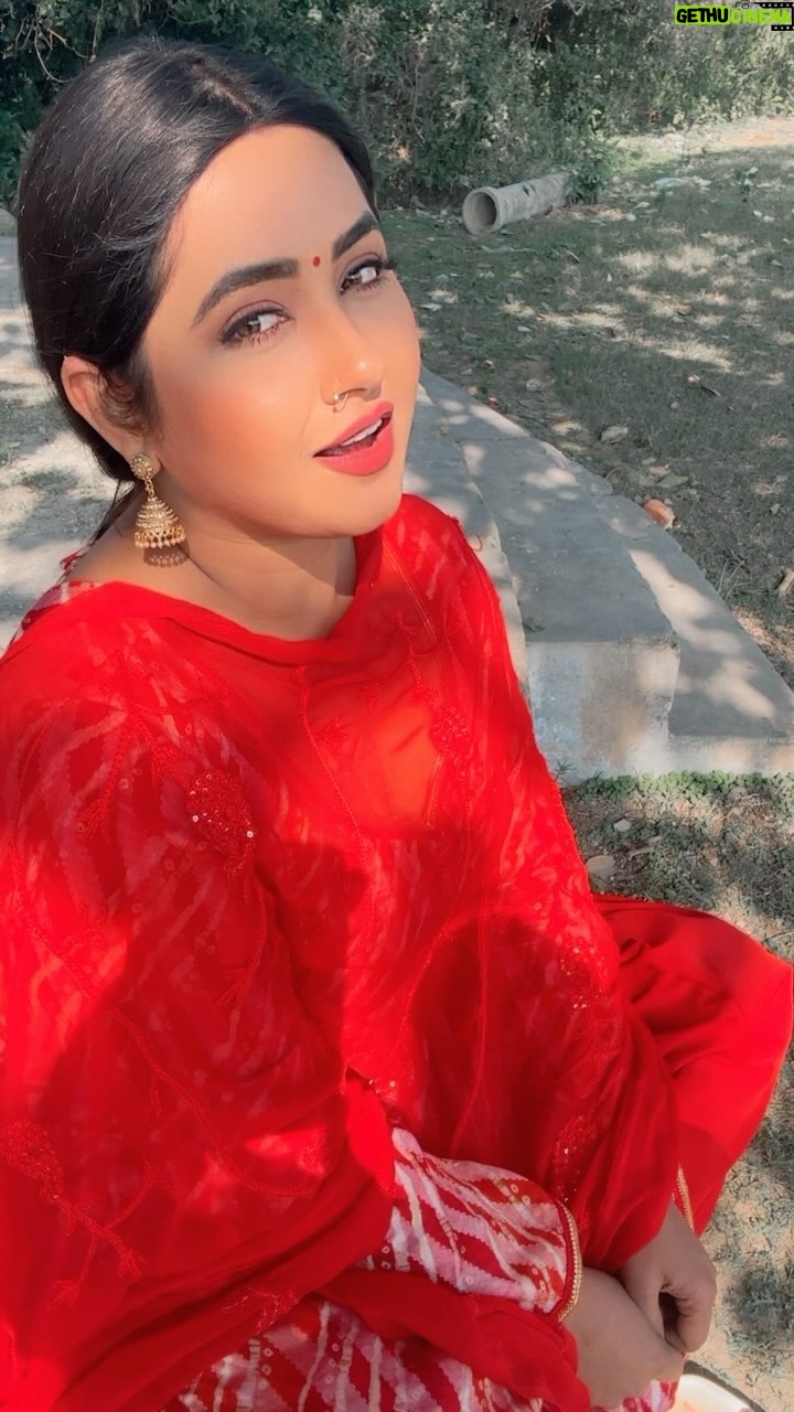 Kajal Raghwani - 229.8K Likes - Happy Rose Day 🌹