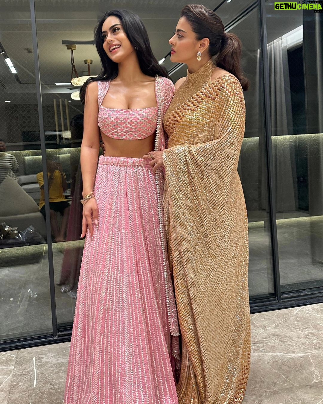 Kajol Instagram - When you have a girl you always wonder what will the world throw at her? Will she be able to stand with her male counterparts and will the world support her.. on this day let’s make our girls strong enough to stand up for themselves regardless of the world and do our best to make this world a place where even their daughters will thrive.. let’s work towards that. @nysadevgan #nationalgirlchildday #shotbyyugdevgan