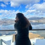 Kajol Instagram - When the sky says sunny in the picture but it feels like something else entirely. 🙄😜🥶 #austriaadventures #travel #austria🇦🇹