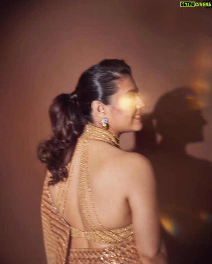 Kajol Instagram - Just a girl standing in front of her wardrobe, asking for more gold. 💁‍♀️🌟 #ootd #drapedingold #sparkleandshine #yehdilmangemore