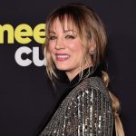 Kaley Cuoco Instagram - ‘Meet Cute’ premier ! 💫 stream on @peacocktv today! Thank you New York glam 💋 @natashasmee @tommy_buckett @bradgoreski @daniela_viviana @lubastailoring {wearing @dolcegabbana @margosiegelpr @manoloblahnik } 💫 thank you to my dates @zosiamamet & @johnakite_ 💛💛💛