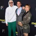 Kaley Cuoco Instagram - ‘Meet Cute’ premier ! 💫 stream on @peacocktv today! Thank you New York glam 💋 @natashasmee @tommy_buckett @bradgoreski @daniela_viviana @lubastailoring {wearing @dolcegabbana @margosiegelpr @manoloblahnik } 💫 thank you to my dates @zosiamamet & @johnakite_ 💛💛💛