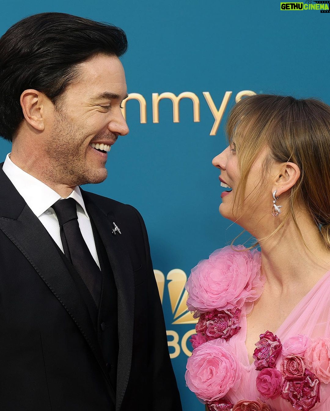 Kaley Cuoco Instagram - Thank you @dolcegabbana for dreamiest bubblegum punk rock ballerina dress!!💕💕 I love my glam squad! @bradgoreski @daniela_viviana @jamiemakeup @christinesymondshair 💋 and the dreamiest date of all time @tommypelphrey 🥹 also the jewels omg @boucheron 💎