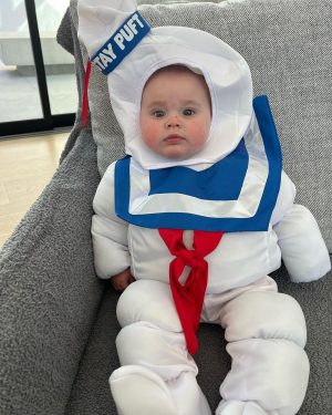 Kaley Cuoco Instagram - 🎃 Halloween first timers🎃1) Tildy the old lady 2) Who ya gonna call? Ghostbusters! 3) winner winner 🐔 dinner! 4) the cutest 🐝 5) our own personal 🏈