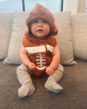Kaley Cuoco Instagram - 🎃 Halloween first timers🎃1) Tildy the old lady 2) Who ya gonna call? Ghostbusters! 3) winner winner 🐔 dinner! 4) the cutest 🐝 5) our own personal 🏈