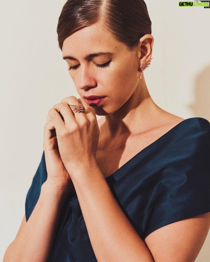 Kalki Koechlin Instagram - Say a little prayer… Outfit : @gauriandnainika Jewellery: @herstoryjewels Makeup : @nikitathadani9 Hair : @hairbyprem Style by : @who_wore_what_when Photography: @chandrahas_prabhu