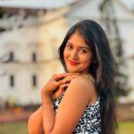 Kalyani Anil Instagram - Don’t look at the caption,look at me😌🤍🦋 👗 @ashfab_by_lubina 📸 @_.vichuuuu_ Old Goa
