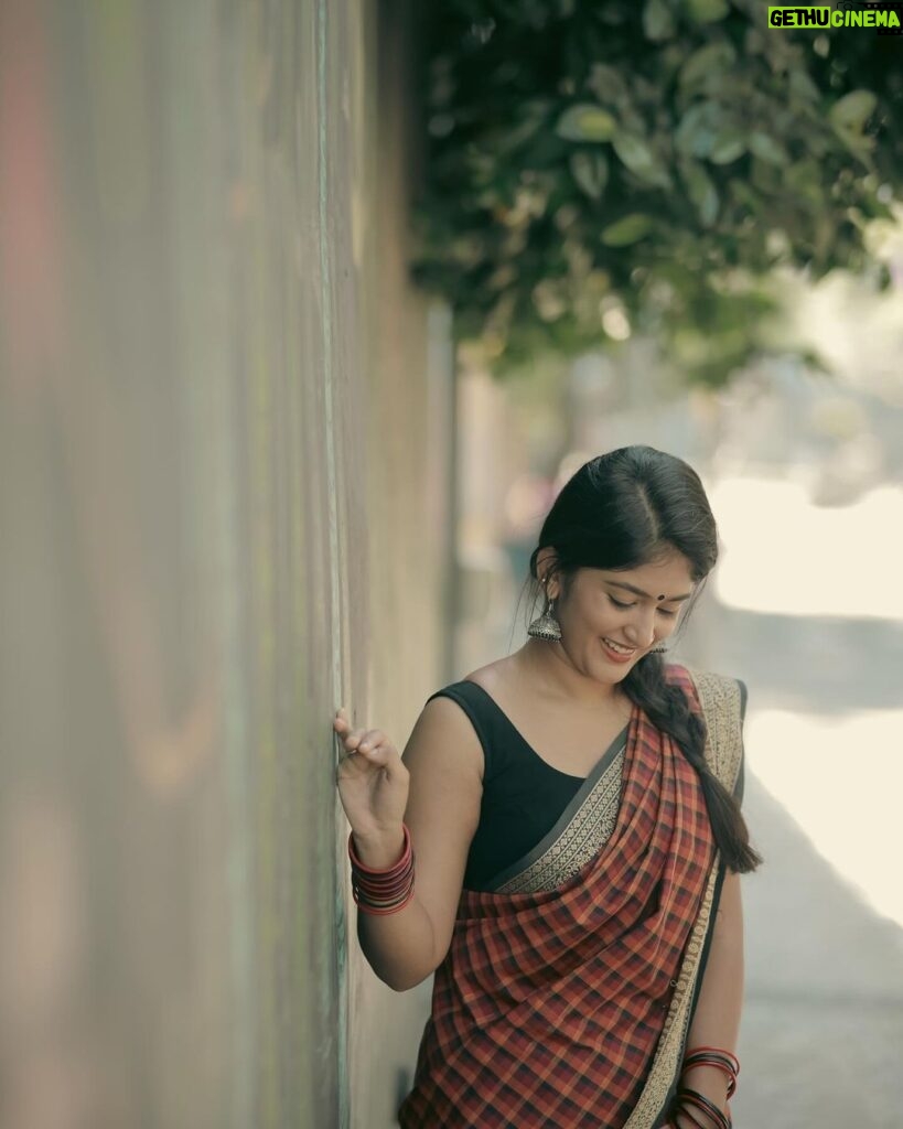 Kalyani Anil Instagram - 🍂✨ Wearing Ammas saree🫣 📸 @dulkifil_photography Manaveeyam Veedhi