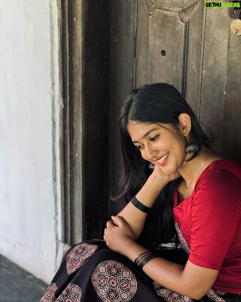 Kalyani Anil Instagram - It’s in her eyes ♥️ 👗 @ar_handlooms_kuthampully Kuthiramalika Palace