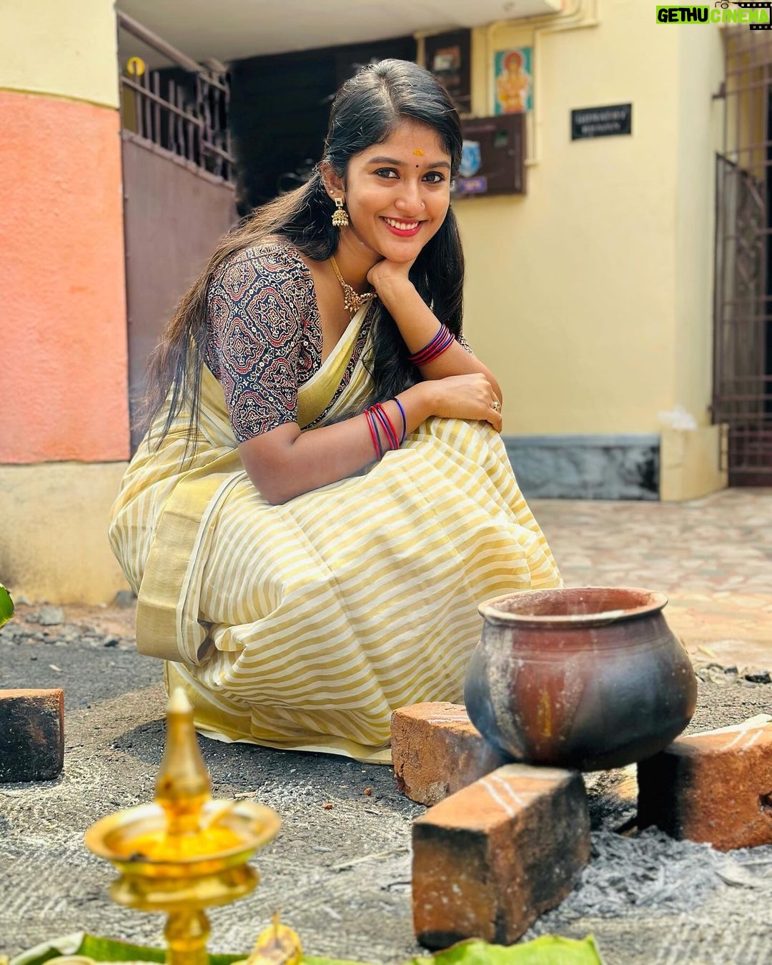 Kalyani Anil - 73.8K Likes - Attukal Pongala 🙏🏻✨
My and Ammas saree from @ar_handlooms_kuthampully
📸 @sonu_.sajeev
#attukalpongala #pongala2024