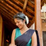 Kalyani Anil Instagram – கண்மணி அன்போடு காதலன் …✨🌚

Saree @ar_handlooms_kuthampully 

📸 @_.vichuuuu_ 🫶🏻

#ethinicday #college Mar Ivanios College