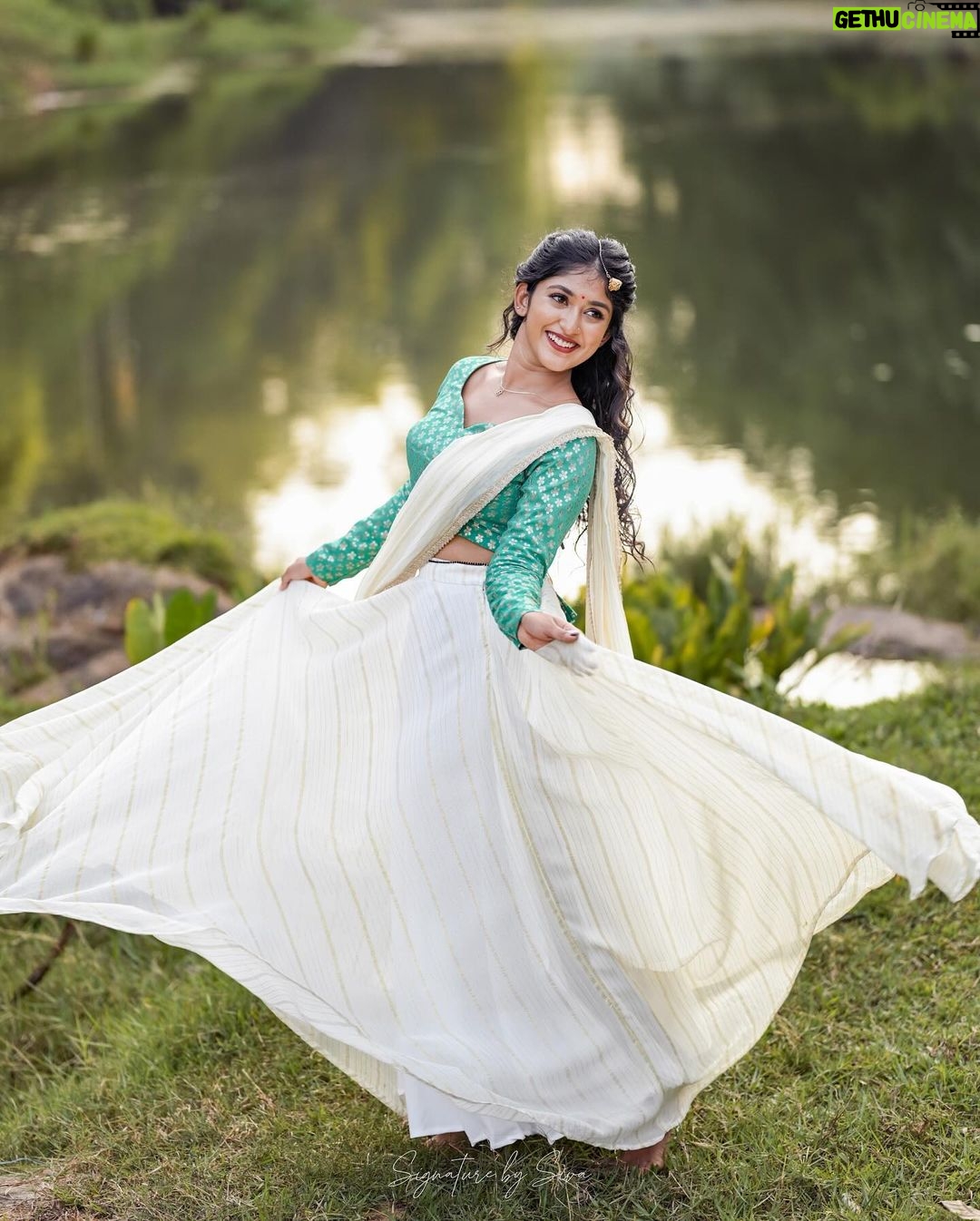 Kalyani Anil Instagram - ✨ 💄 @brides_of_deepthi 👗 @pranatistyles 📸 @signaturebysiva Trivandrum, India