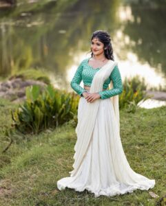 Kalyani Anil Instagram - ✨ 💄 @brides_of_deepthi 👗 @pranatistyles 📸 @signaturebysiva Trivandrum, India