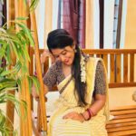 Kalyani Anil Instagram - Hey Siri , Play ‘’MALAYALI PENNE ‘’ …🤍 Saree @ar_handlooms_kuthampully 📸 @sonu_.sajeev 🫶🏻 Trivandrum, India