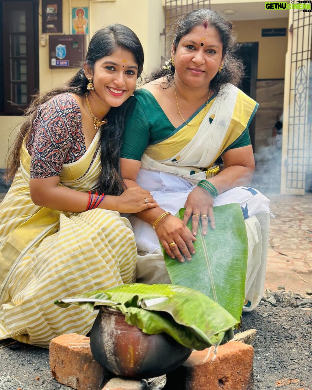 Kalyani Anil - 73.8K Likes - Attukal Pongala 🙏🏻✨
My and Ammas saree from @ar_handlooms_kuthampully
📸 @sonu_.sajeev
#attukalpongala #pongala2024