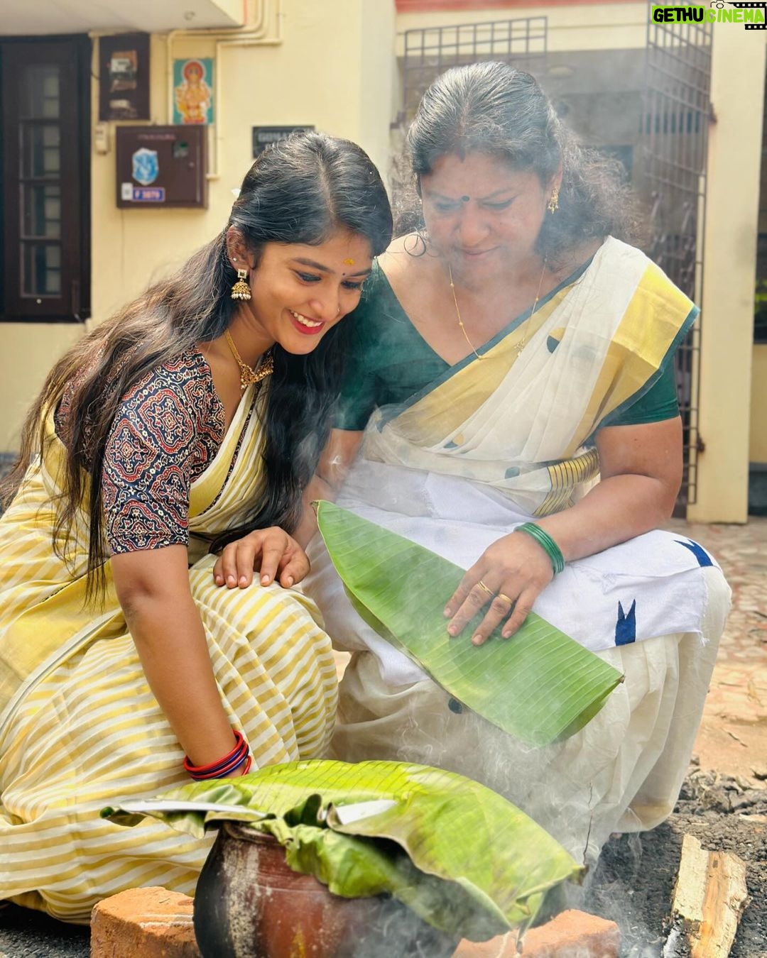 Kalyani Anil - 73.8K Likes - Attukal Pongala 🙏🏻✨
My and Ammas saree from @ar_handlooms_kuthampully
📸 @sonu_.sajeev
#attukalpongala #pongala2024