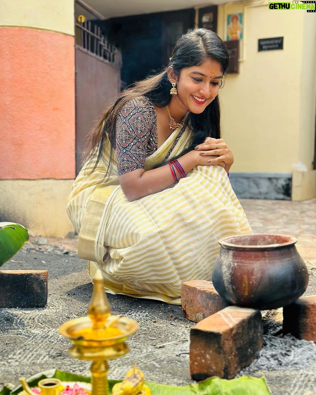 Kalyani Anil - 73.8K Likes - Attukal Pongala 🙏🏻✨
My and Ammas saree from @ar_handlooms_kuthampully
📸 @sonu_.sajeev
#attukalpongala #pongala2024