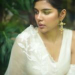 Kalyani Priyadarshan Instagram - I know Onam season is way over but I’m still not done the white outfits 🤍✨ @anitakamaraj @shruthimanjari @devnaagri