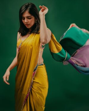Kalyani Priyadarshan Instagram - Definitely played Desi Girl while taking these shots 🎶