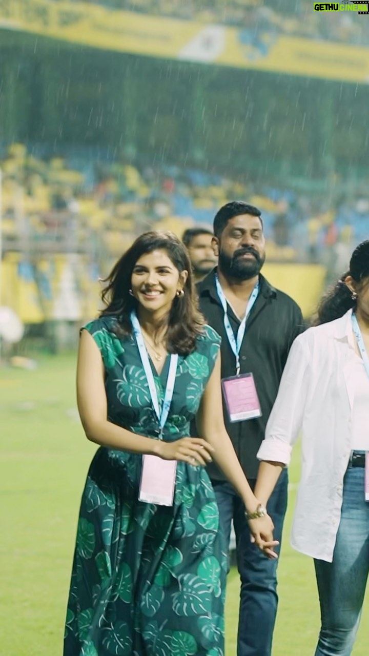 Kalyani Priyadarshan Instagram - Sesham Mike-il Fathima releases in theatres tomorrow! Just wanted to take a moment to thank all my friends who shared on their socials and all medias that kindly got the word out of our film to people. This is a sweet, jolly, vibrant film about chasing small town dreams. We’ve given our all and now the film is in your hands! I really hope you like it 🤗♥️🤞🏼