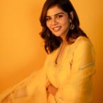 Kalyani Priyadarshan Instagram - Dressed as bright as Fathima for @seshammikeilfathimathemovie promos! The film is out in Theaters Nov 17th!