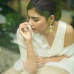 Kalyani Priyadarshan Instagram - I know Onam season is way over but I’m still not done the white outfits 🤍✨ @anitakamaraj @shruthimanjari @devnaagri