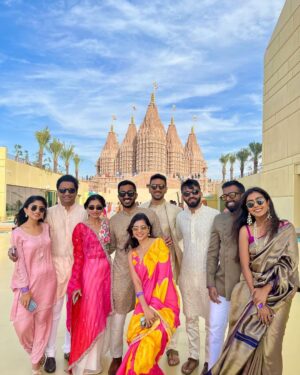 Kalyani Priyadarshan Instagram - Fragments of an unforgettable week that I kinda wish never ended 🙃🥰♥️… @harshwedskanchan #belikewater 
(PS : you know it was a great wedding when you have little to no usable photos with the actual bride and groom)