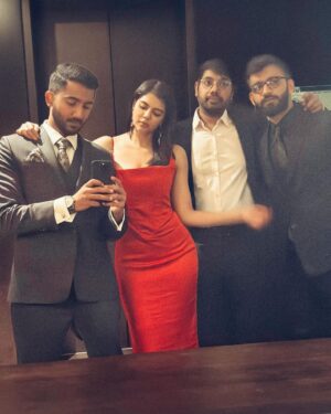 Kalyani Priyadarshan Instagram - Fragments of an unforgettable week that I kinda wish never ended 🙃🥰♥️… @harshwedskanchan #belikewater 
(PS : you know it was a great wedding when you have little to no usable photos with the actual bride and groom)